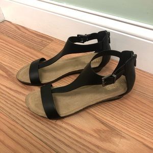 Kenneth Cole Great Gal T-Strap Wedge (PM1418)